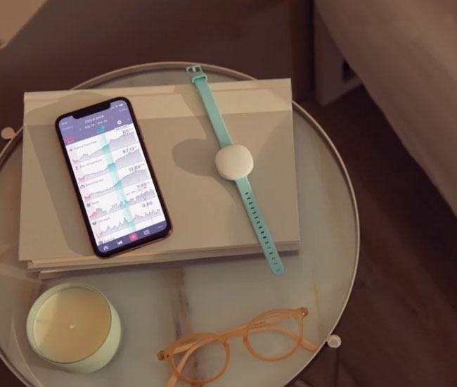 Ava Fertility Tracker 妊娠しやすい時期を知らせる腕時計型センサー