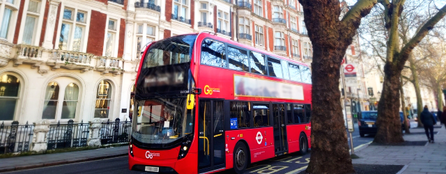 ロンドン二階建てバス